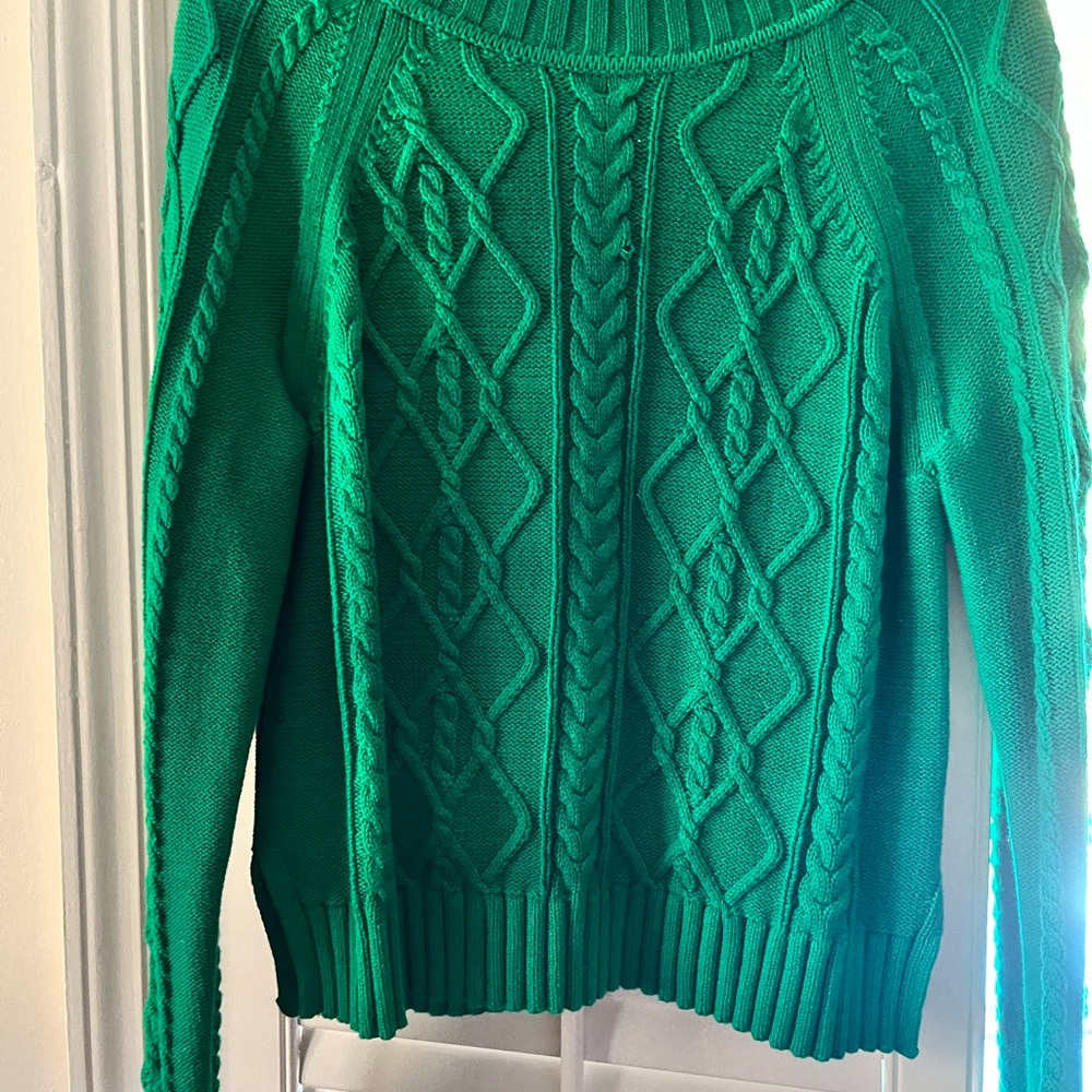 GAP Vibrant Emerald Cable Knit Sweater